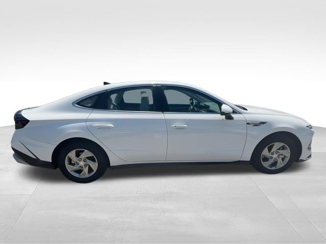 Used 2025 Hyundai Sonata SE FWD image 9