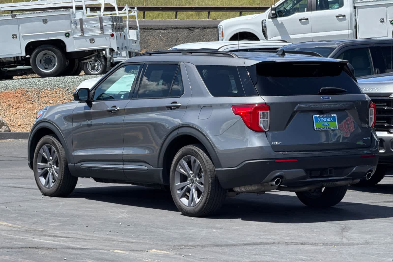 Used 2023 Ford Explorer XLT w/ Equipment Group 202A AWD/4WD image 6