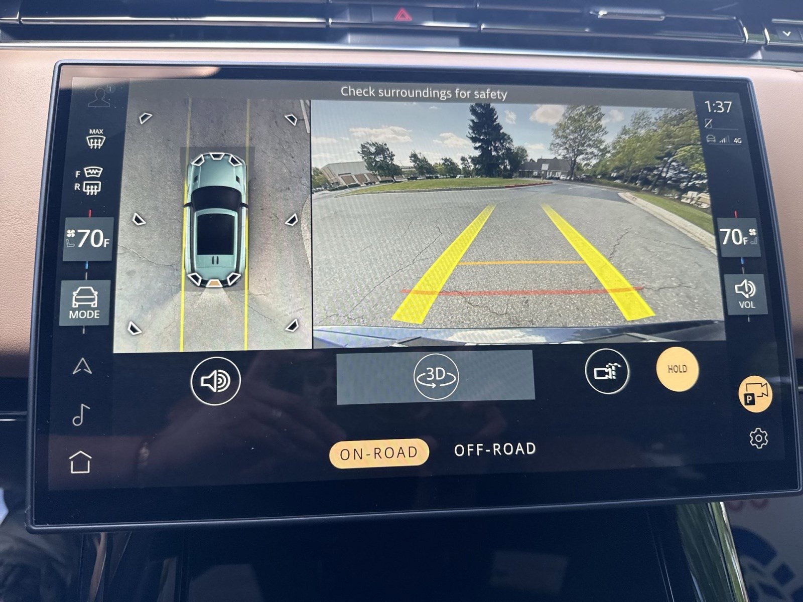 Used 2025 Land Rover Range Rover Sport SE AWD/4WD image 18