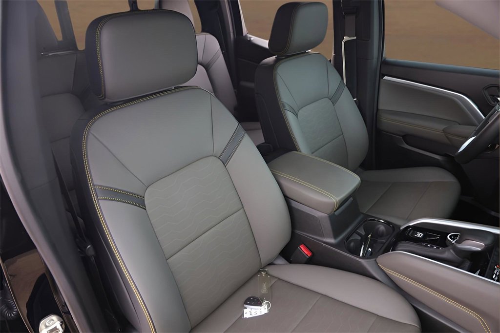 Used 2024 Chevrolet Colorado ZR2 w/ ZR2 Convenience Package III image 31