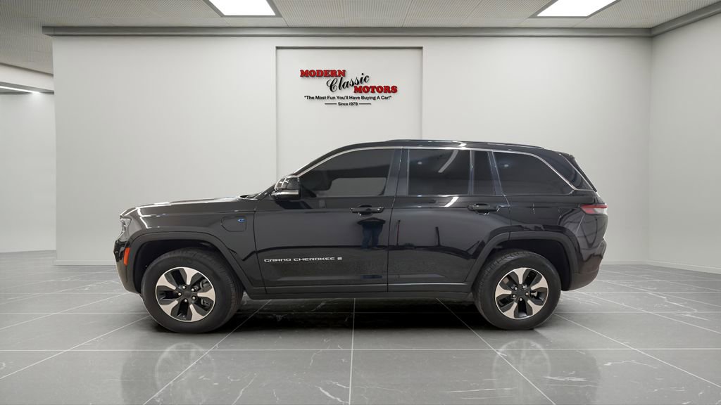 Used 2025 Jeep Grand Cherokee Limited 4xe image 2