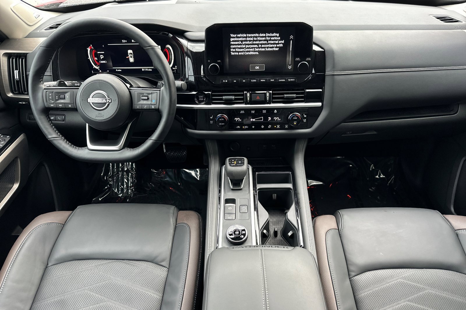 New 2025 Nissan Pathfinder Platinum w/ Black Appearance Package image 16