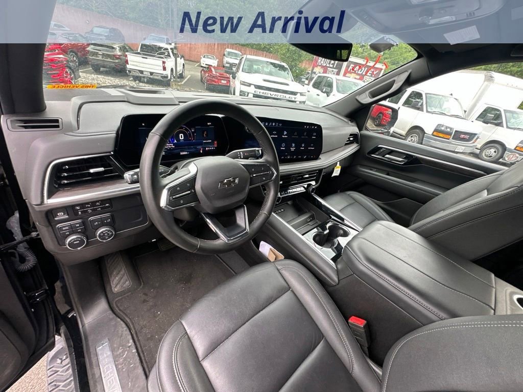 Certified 2025 Chevrolet Suburban Z71 AWD/4WD image 11