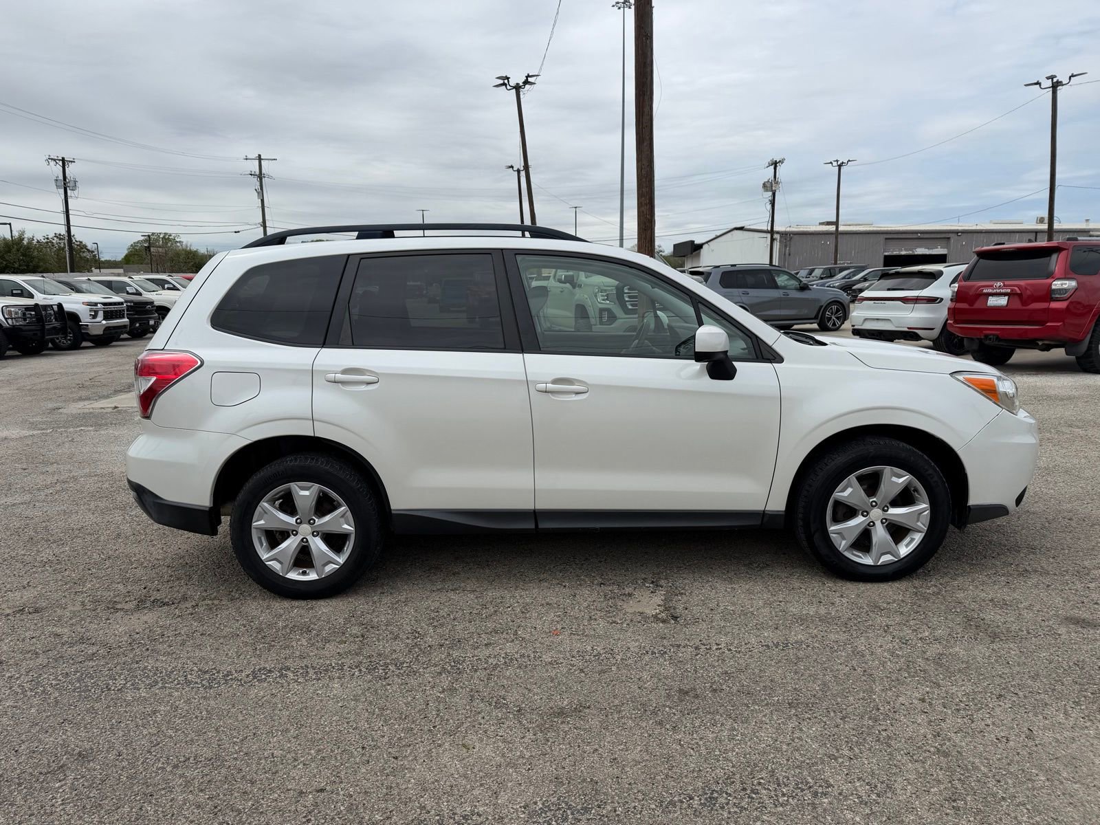 Used 2015 Subaru Forester 2.5i Premium w/ All-Weather Package image 8