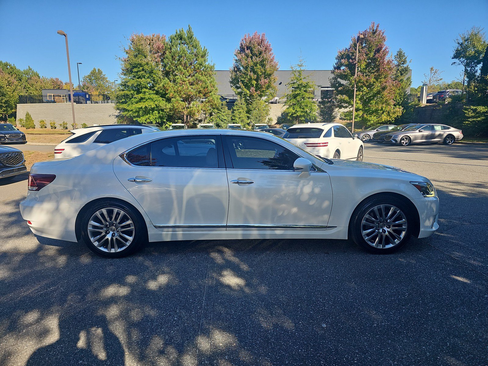 Used 2015 Lexus LS 460 L RWD image 4