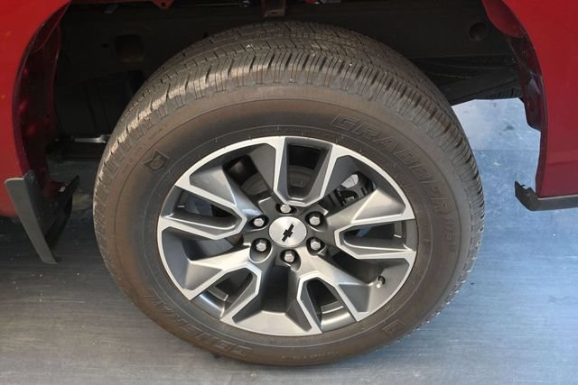 Used 2025 Chevrolet Silverado 1500 RST AWD/4WD image 13