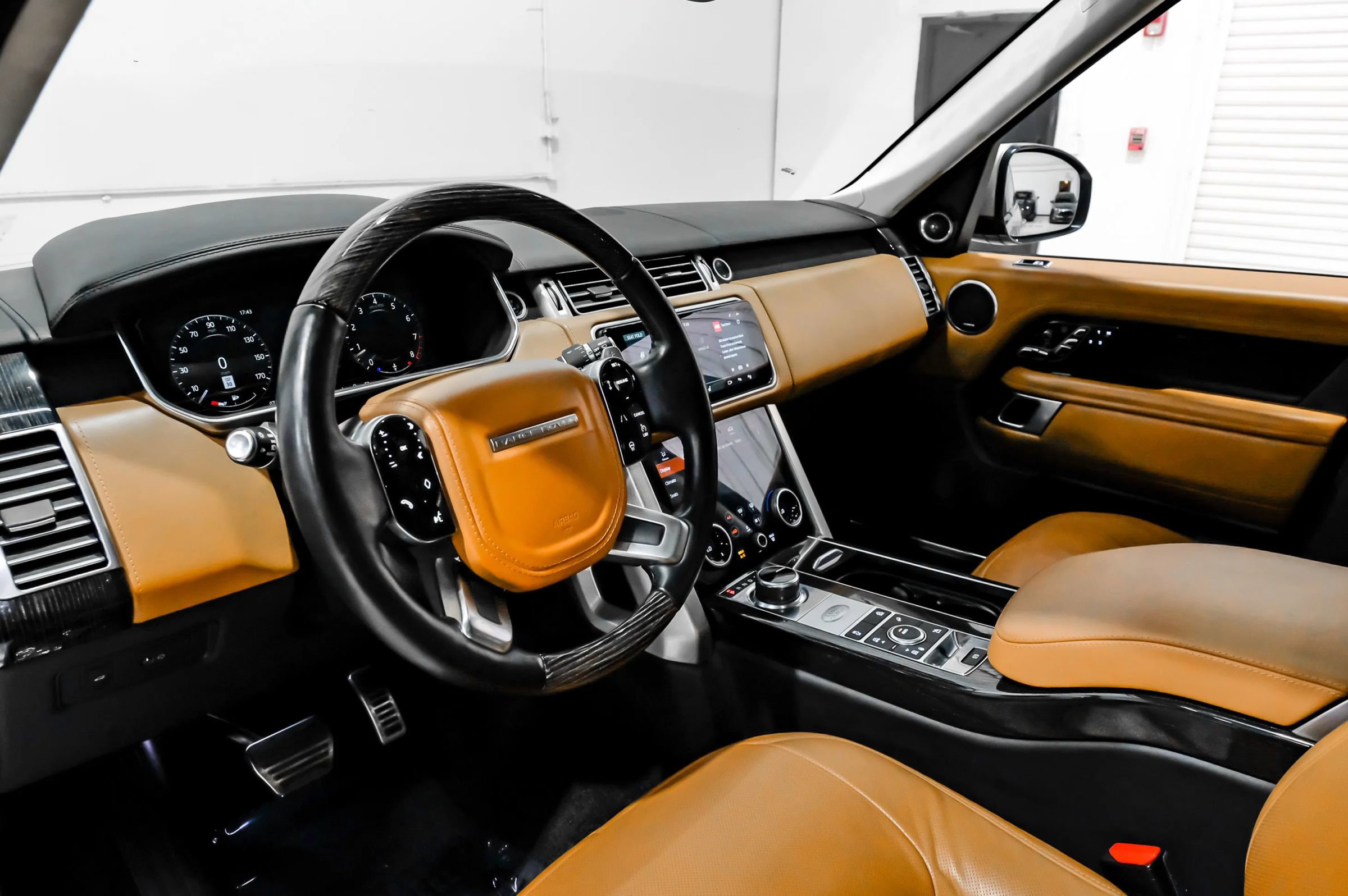 Used 2019 Land Rover Range Rover Long Wheelbase Autobiography image 15