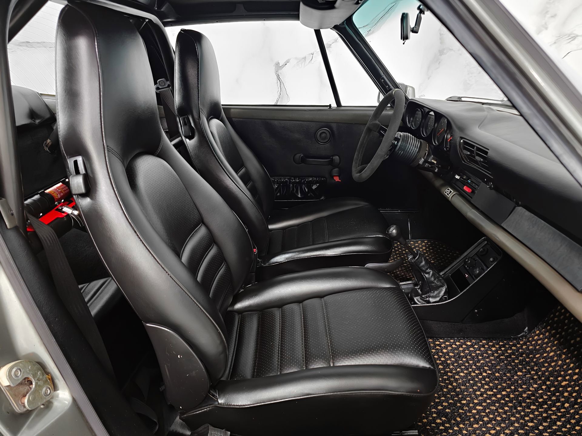 Used 1987 Porsche 911 Carrera RWD image 3