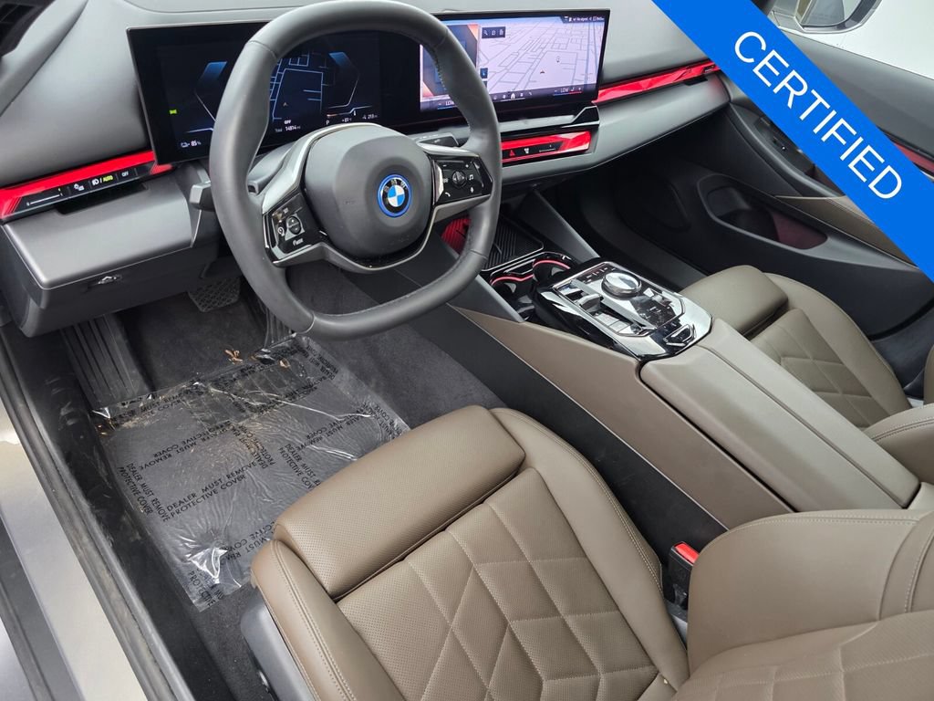 Used 2024 BMW i5 eDrive40i w/ M Sport Package RWD image 10