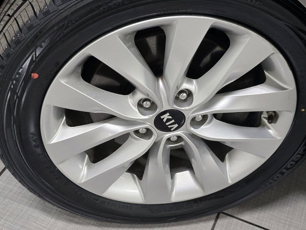 Used 2018 Kia Optima EX image 8