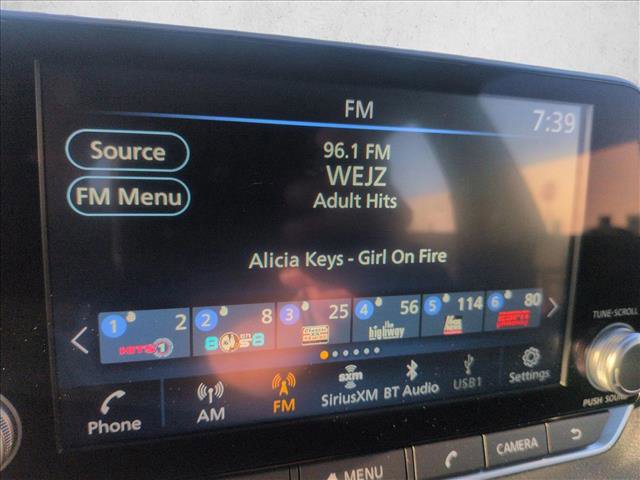 Used 2025 Nissan Sentra SV image 13