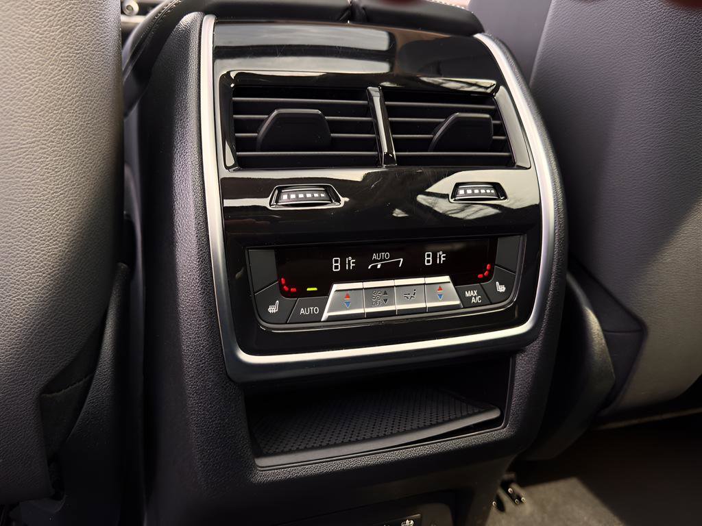 Used 2025 BMW X7 xDrive40i image 23