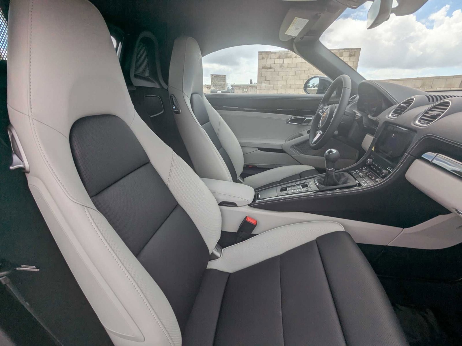 New 2025 Porsche 718 Boxster image 22