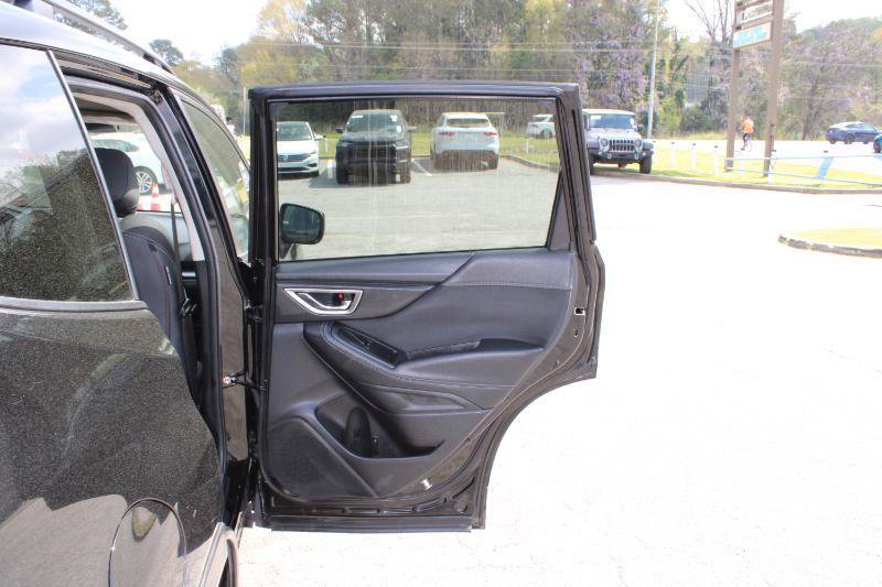 Used 2022 Subaru Forester Premium AWD/4WD image 17