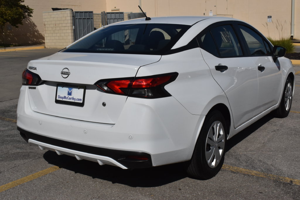 Used 2025 Nissan Versa S FWD image 9