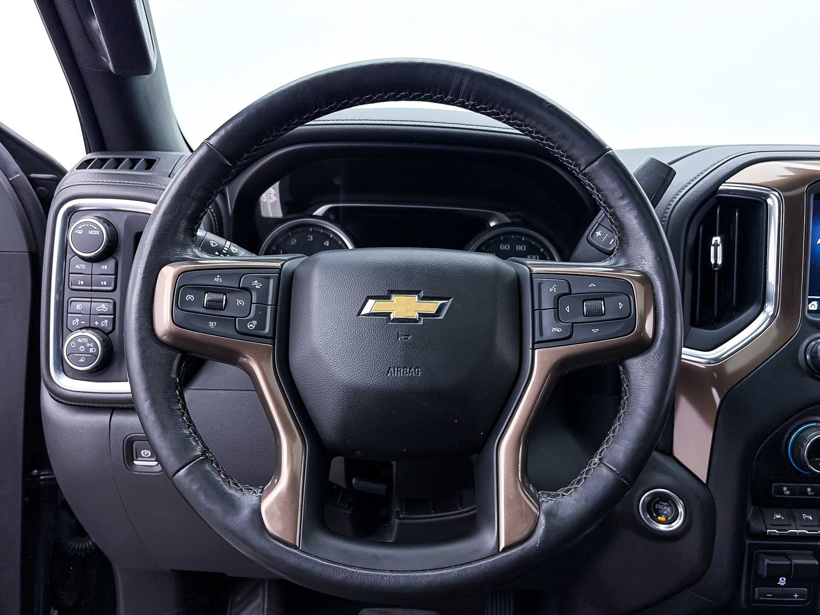 Used 2020 Chevrolet Silverado 1500 High Country w/ Technology Package AWD/4WD image 34