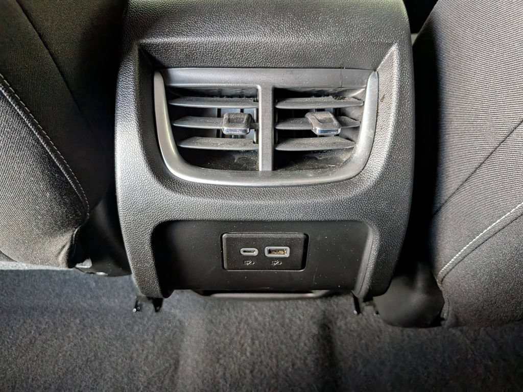 Used 2025 Chevrolet Blazer LT FWD image 27