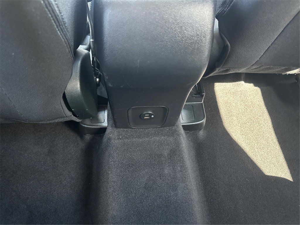 Used 2022 Ford Escape SE image 21