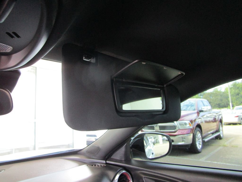 Used 2025 Chevrolet Trax RS w/ Sunroof Package FWD image 36