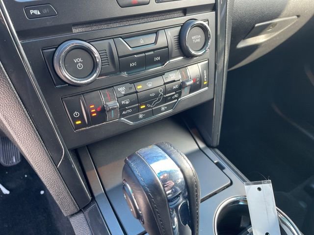 Used 2018 Ford Explorer XLT w/ Equipment Group 202A image 9