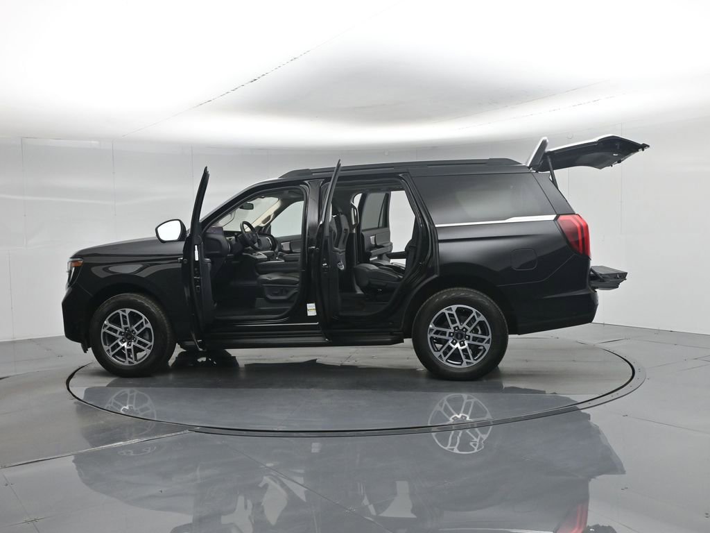 Certified 2025 Ford Expedition Active AWD/4WD image 42