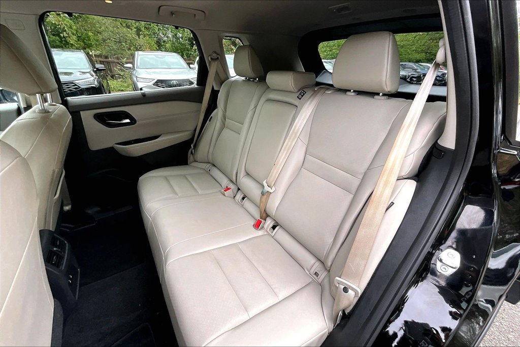 Used 2024 Nissan Rogue SV w/ SV Premium Package FWD image 36