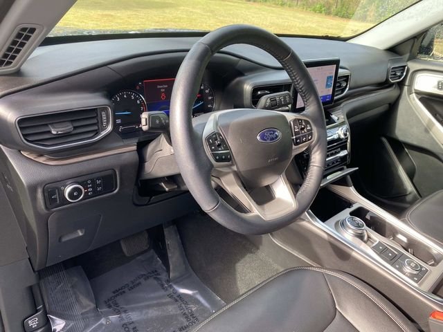 Used 2023 Ford Explorer Limited AWD/4WD image 24