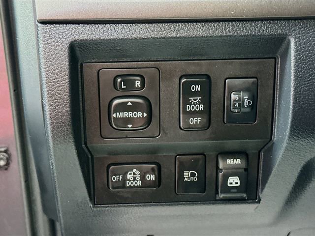 Used 2018 Toyota Tundra SR5 w/ TRD Off Road Package image 10
