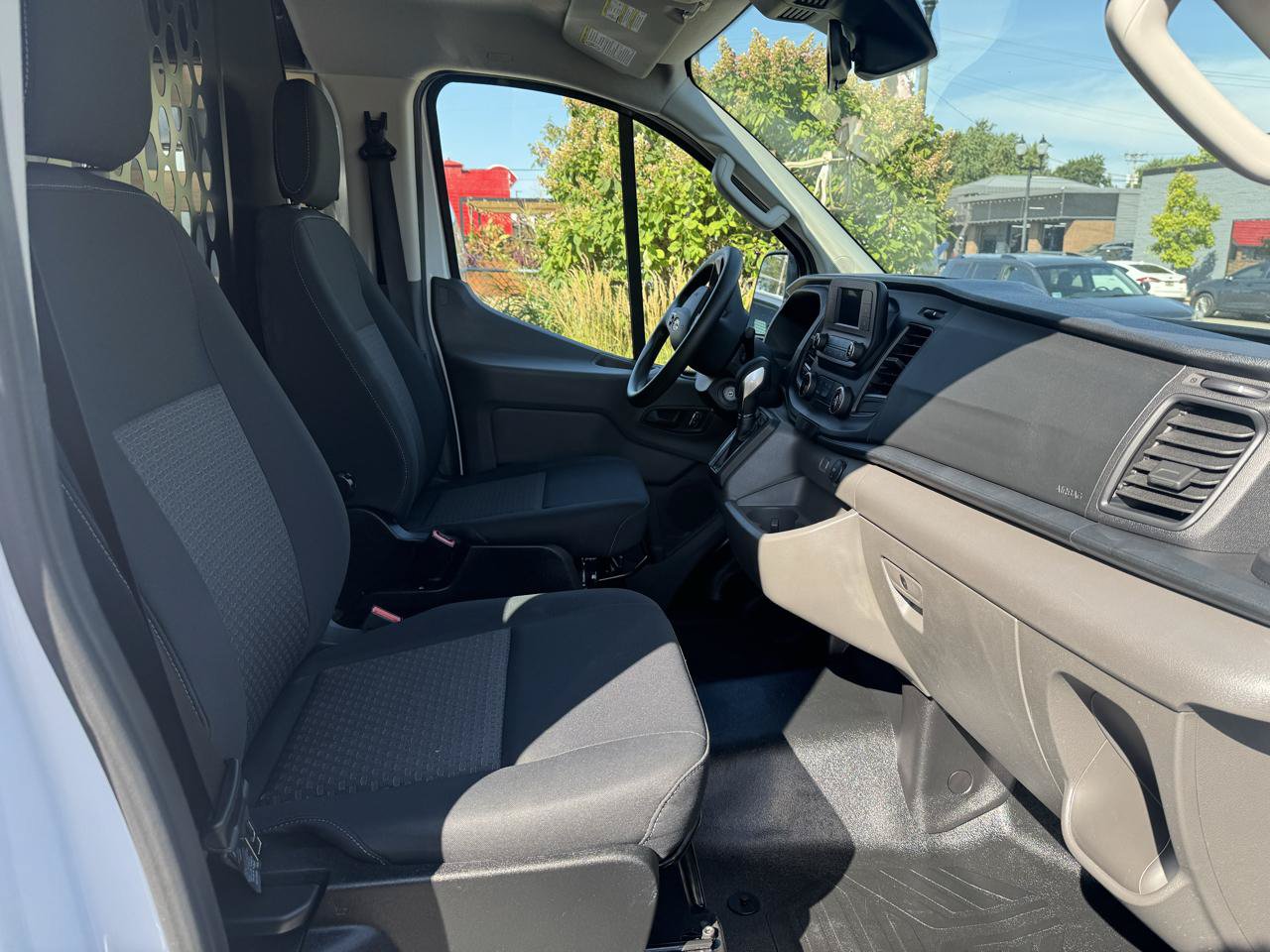 Used 2025 Ford Transit 250 Low Roof w/ Exterior Upgrade Package RWD image 21