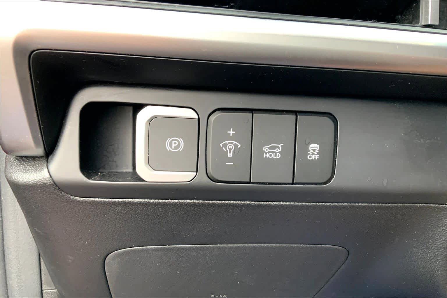 Used 2025 Hyundai Santa Fe SEL FWD image 36