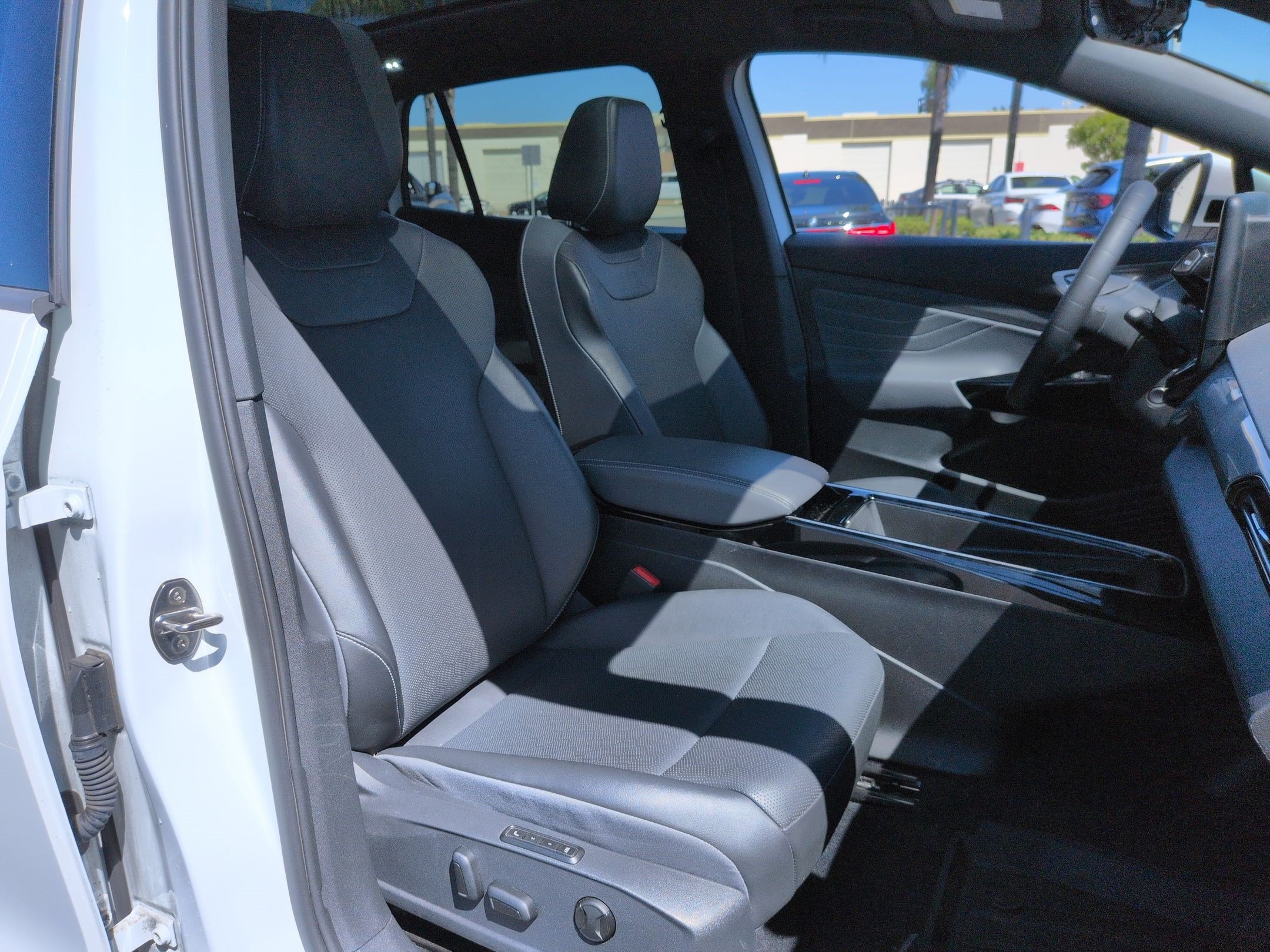 Used 2023 Volkswagen ID.4 Pro S AWD/4WD image 31
