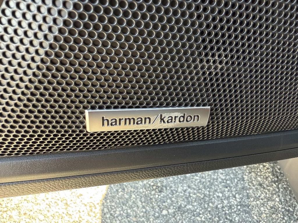 New 2025 Subaru Outback Touring XT image 21