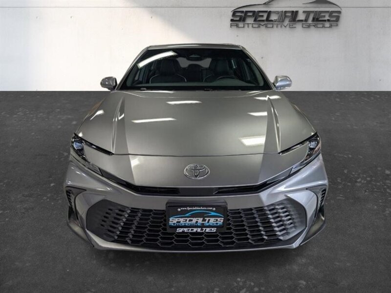 Used 2025 Toyota Camry SE w/ Convenience Package FWD image 6