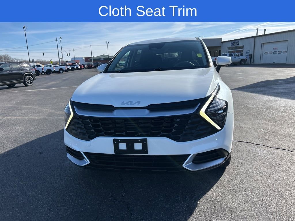 Used 2024 Kia Sportage LX image 9