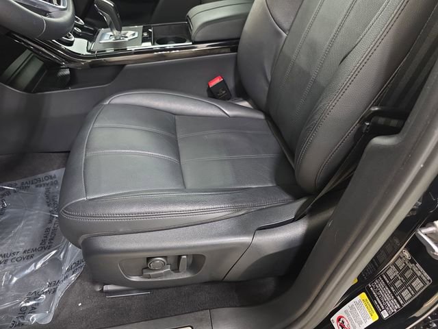 Used 2023 Land Rover Range Rover Evoque R-Dynamic SE image 29