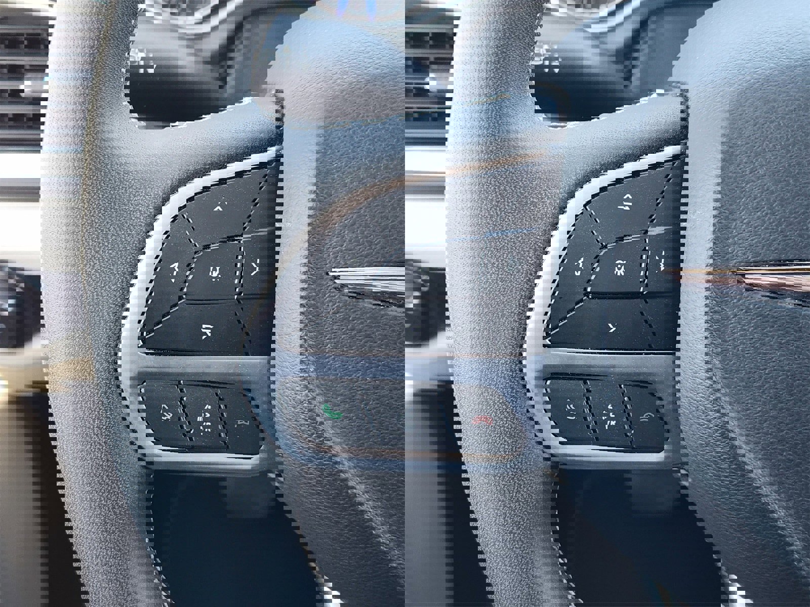 Used 2024 Chrysler Pacifica Touring-L image 27