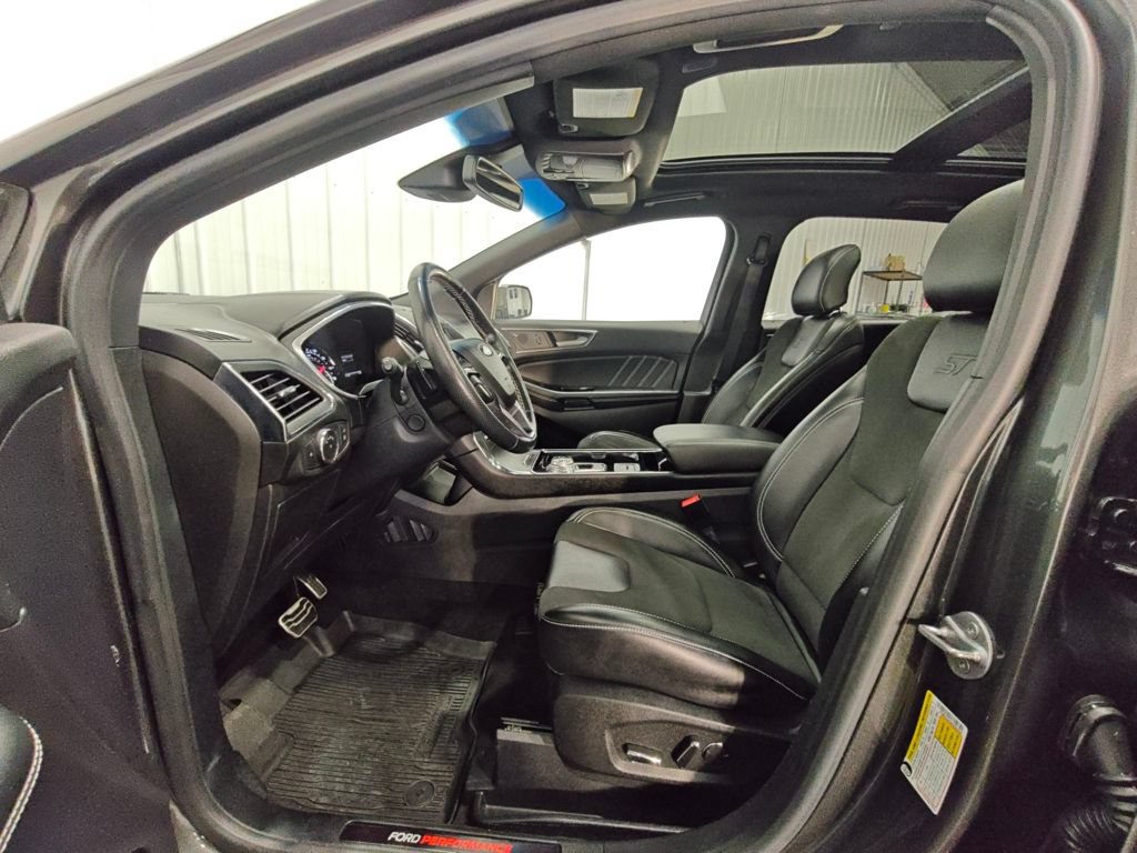 Used 2019 Ford Edge ST w/ Cold Weather Package AWD/4WD image 32