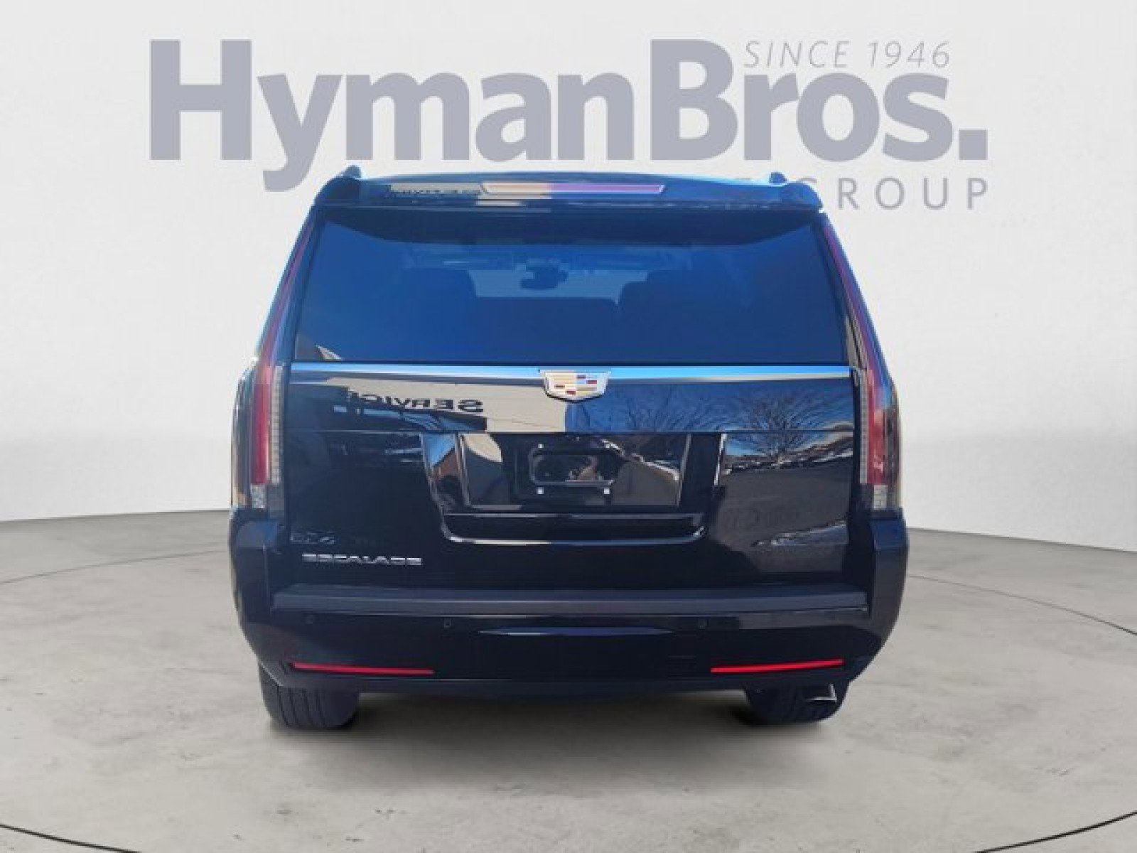 Used 2019 Cadillac Escalade Luxury image 4