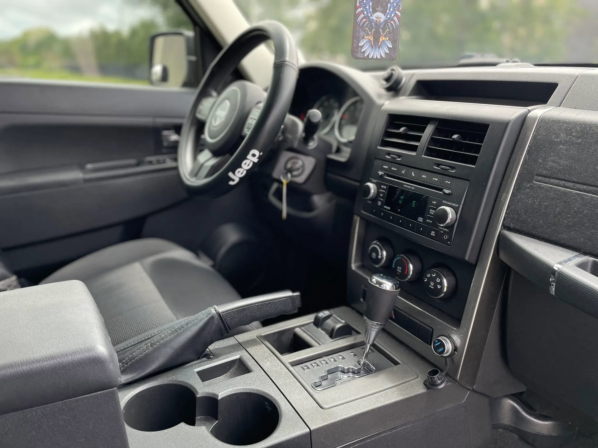 Used 2011 Jeep Liberty Sport image 22