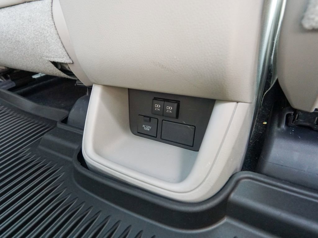 Used 2018 Toyota Highlander Limited Platinum image 38