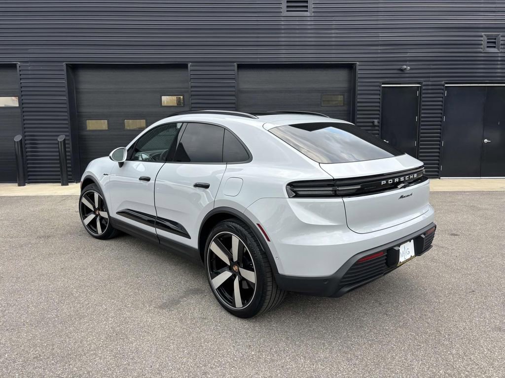 Used 2025 Porsche Macan 4 Electric image 3