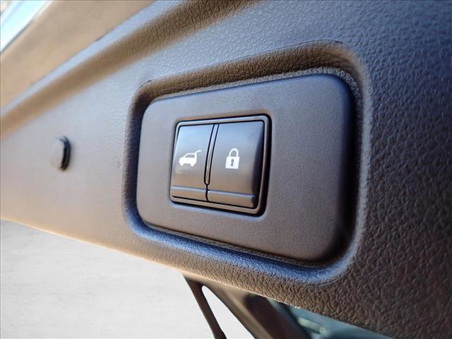 Used 2022 Nissan Pathfinder Platinum image 9