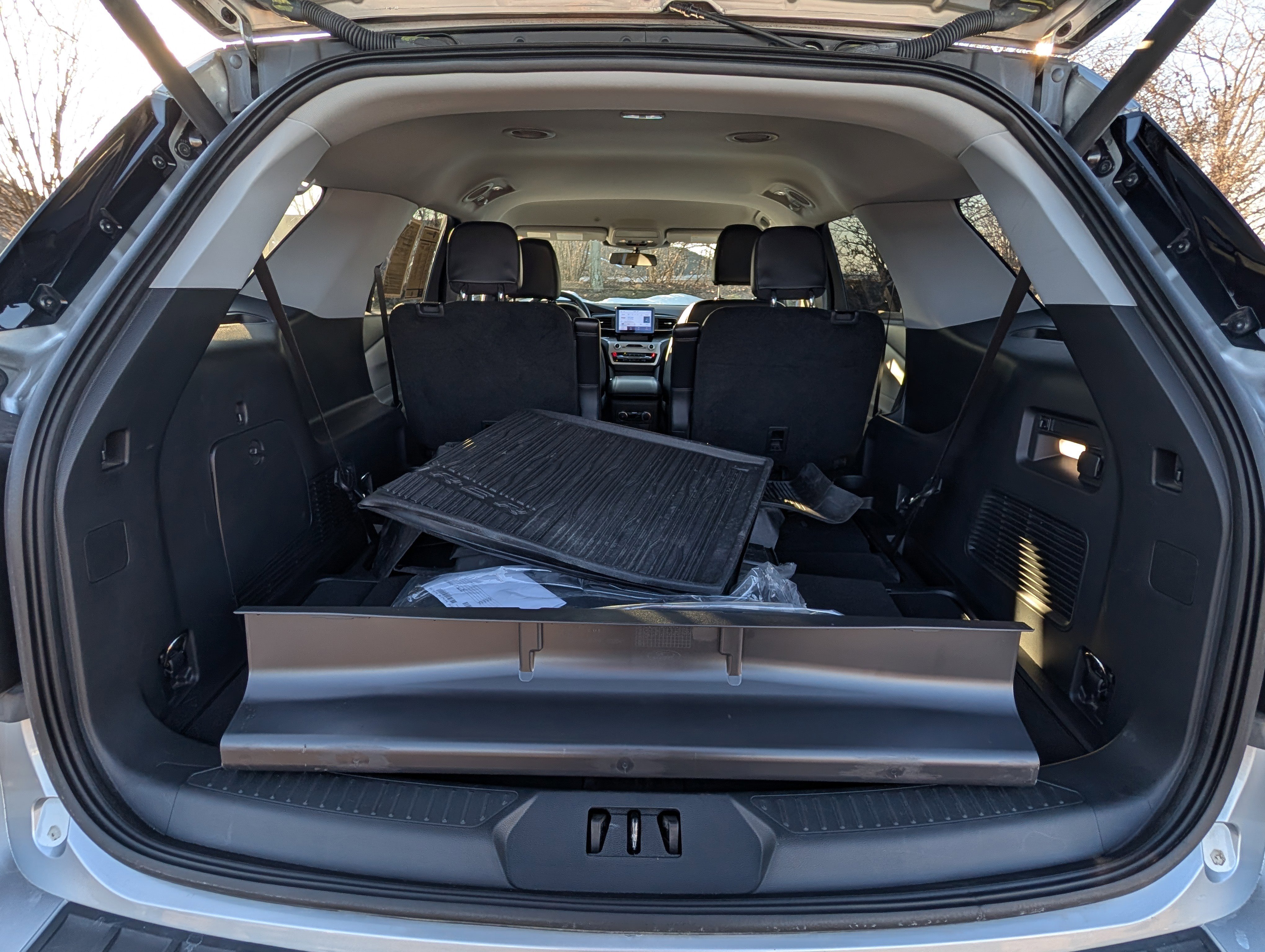 Used 2023 Ford Explorer XLT w/ Equipment Group 202A image 35