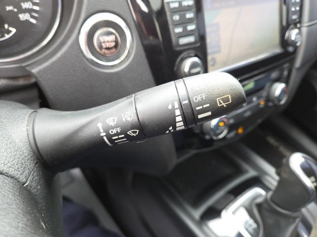 Used 2017 Nissan Rogue SV image 54