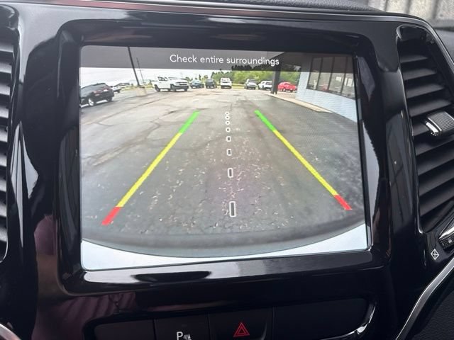 Used 2019 Jeep Cherokee Limited AWD/4WD image 13
