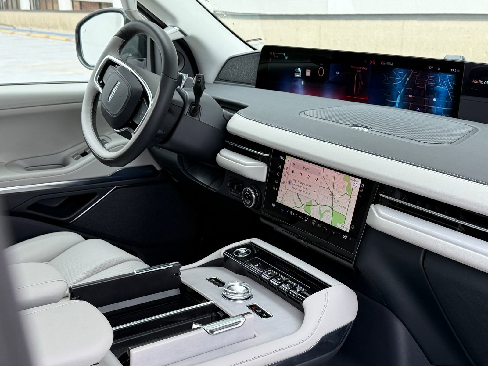 New 2026 Lincoln Navigator Reserve AWD/4WD image 9