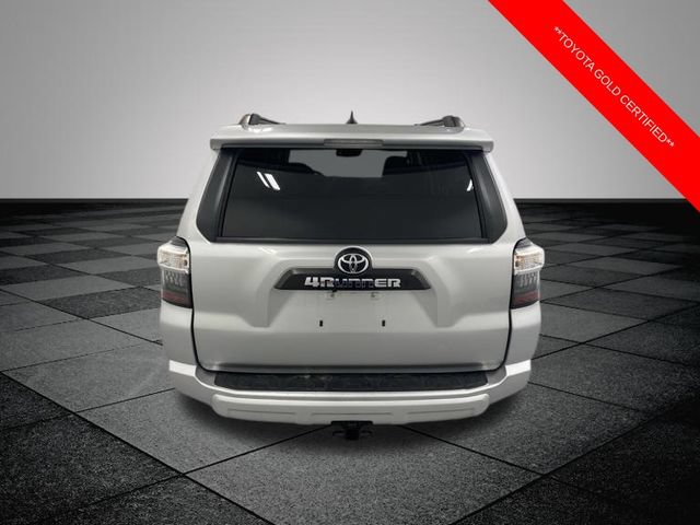 Certified 2022 Toyota 4Runner TRD Off-Road AWD/4WD image 5