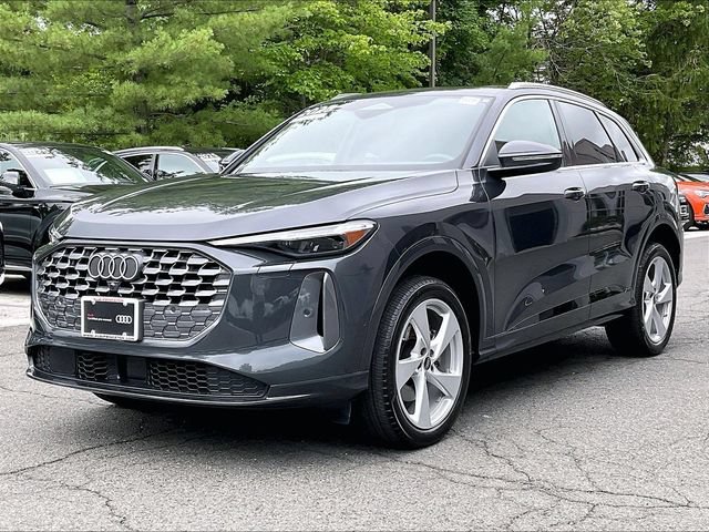 Used 2025 Audi Q5 Premium w/ Premium Plus AWD/4WD image 2