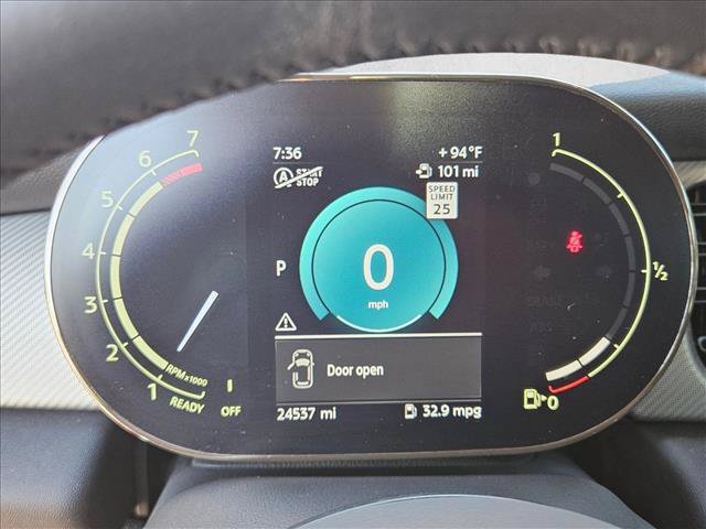 Used 2024 MINI Cooper 4-Door Hardtop FWD image 11