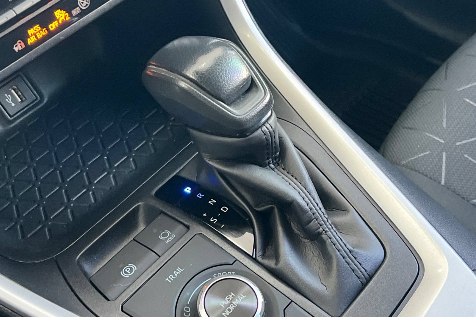 Used 2025 Toyota RAV4 XLE AWD/4WD image 18
